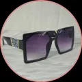 OUE_COLLECTIONS_SUNGLASSES__The brown girl