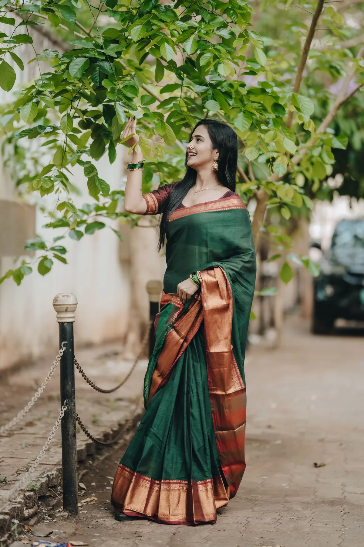 Tanushri Bottle Green Narayanpet Pure Handloom Cotton Saree with Running blouse piece