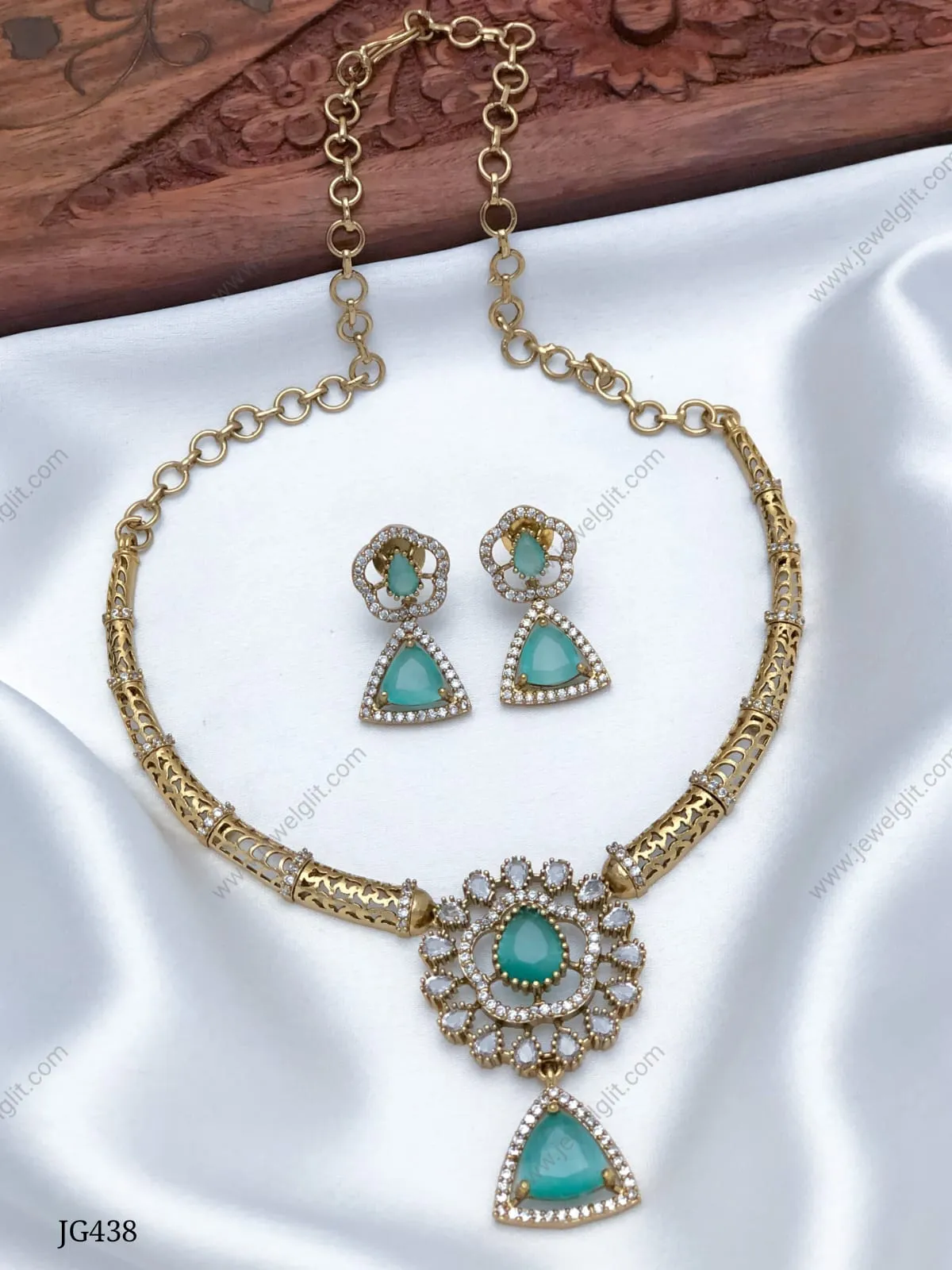 SPARKLING AD STONE NECKLACE GREEN