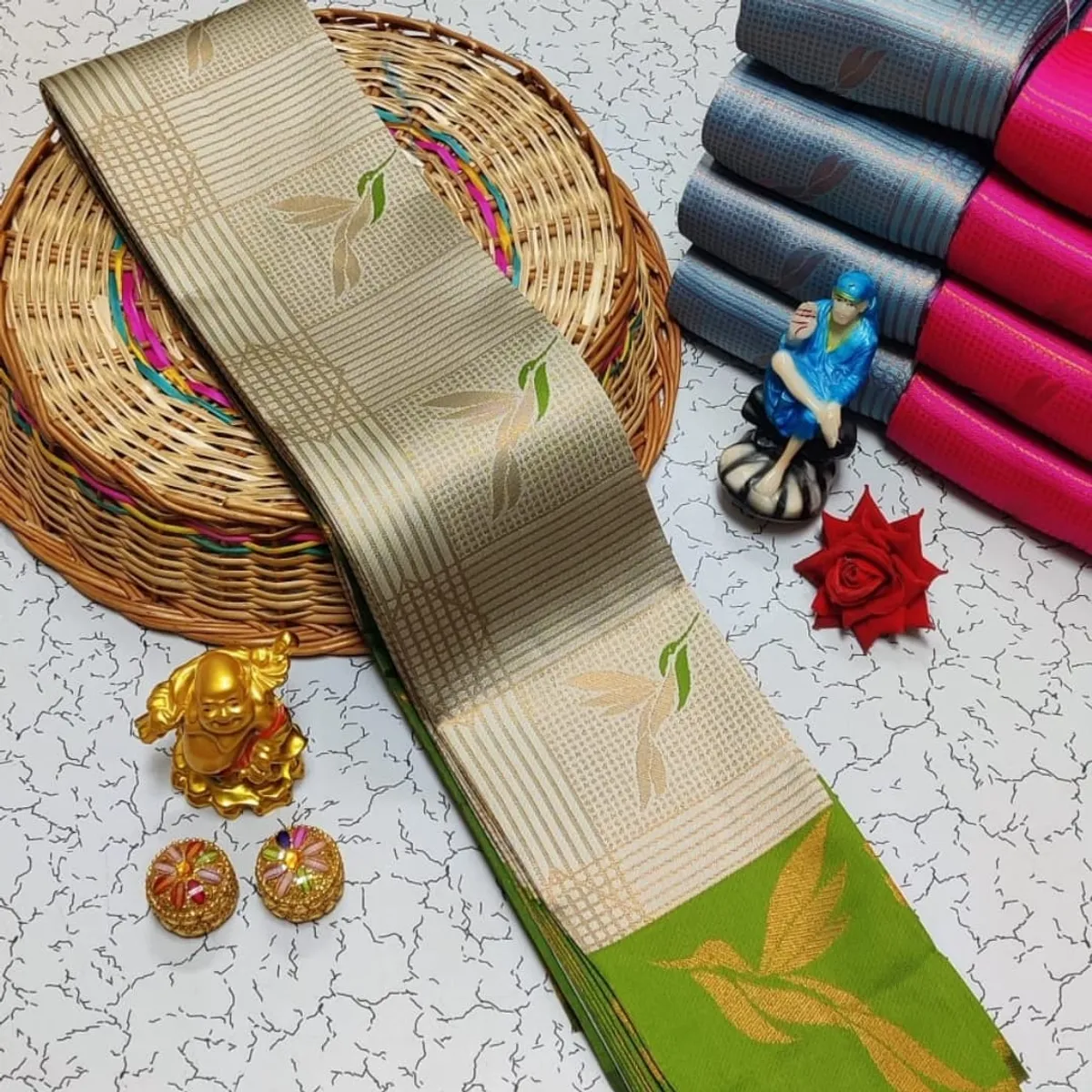 Soft Banarasi Lichi Silk Saree with Unstiched Blouse Pie