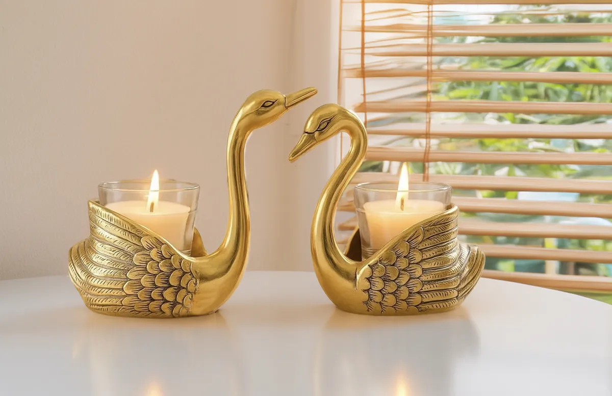 Decorative swan pair