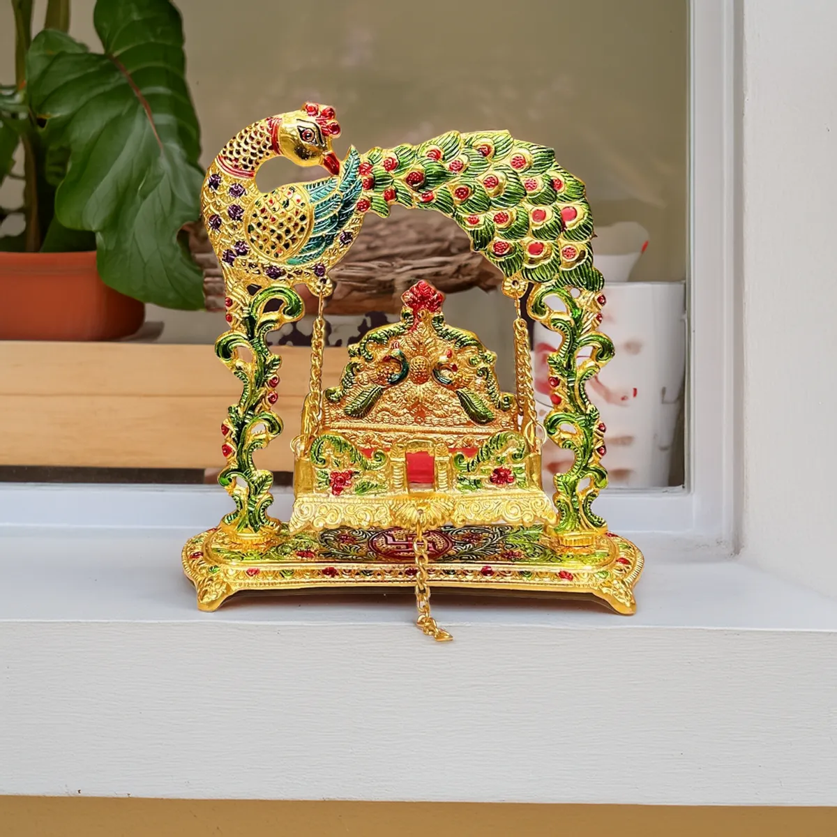 Traditional decorative showpiece