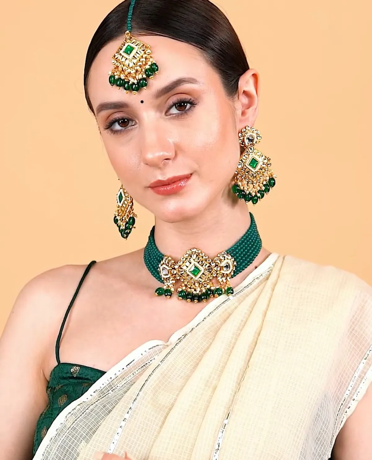 Green Pearl And Kundan Choker Jewellery Set