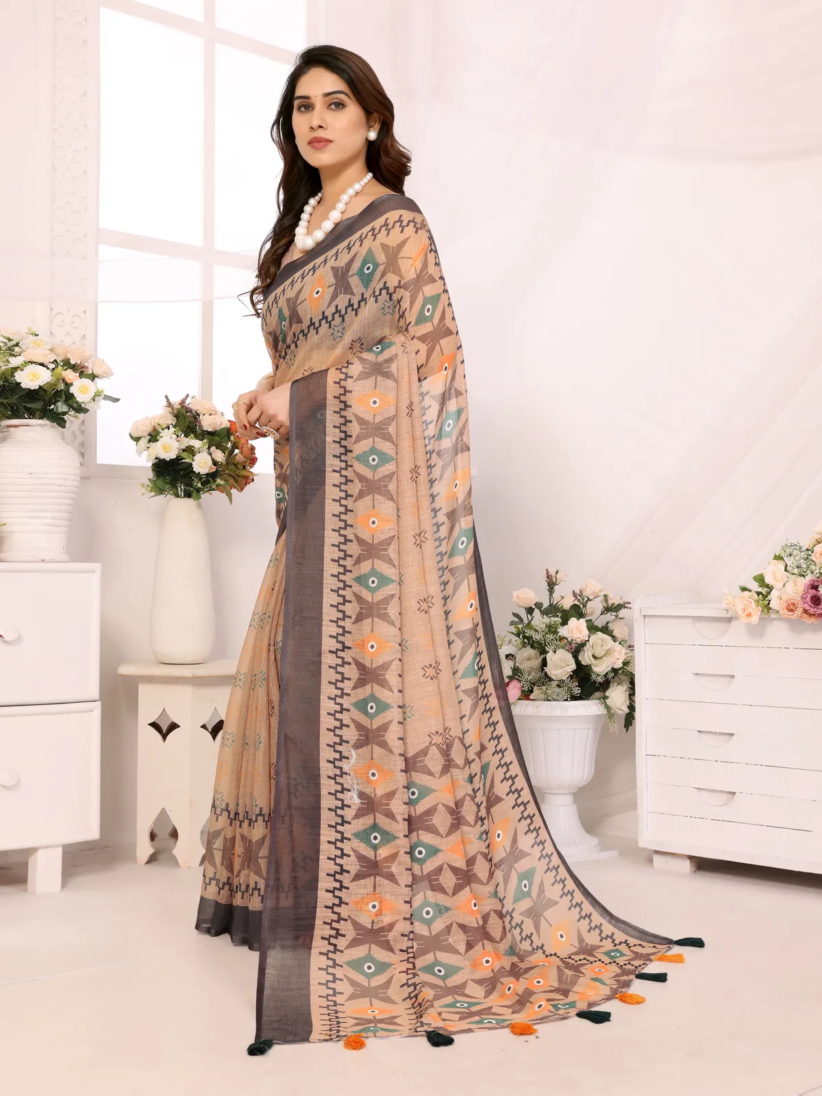 Trending Cream Design Geometric Linen Saree For Women