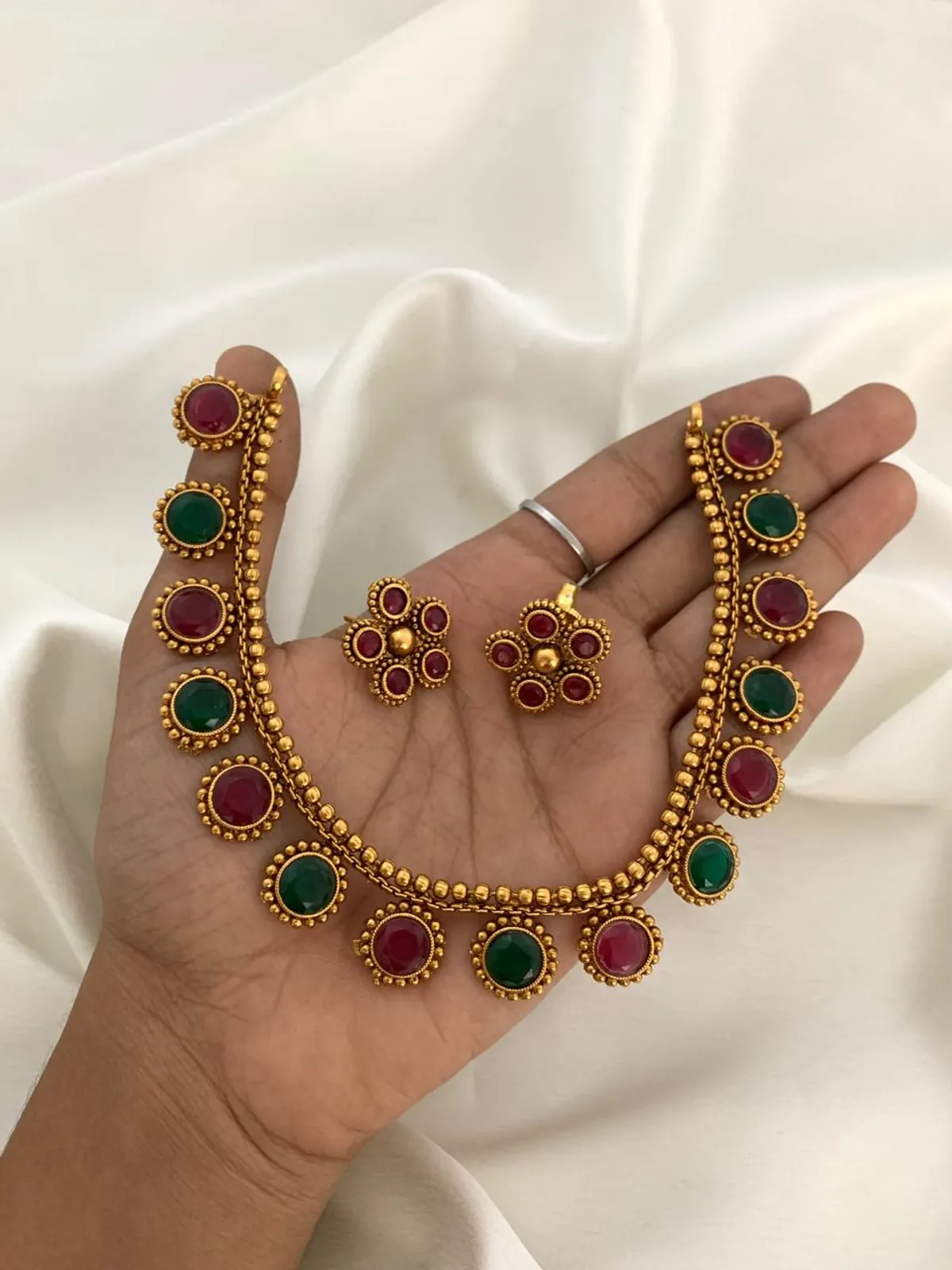 RITI ANTIQUE NECKLACE SET