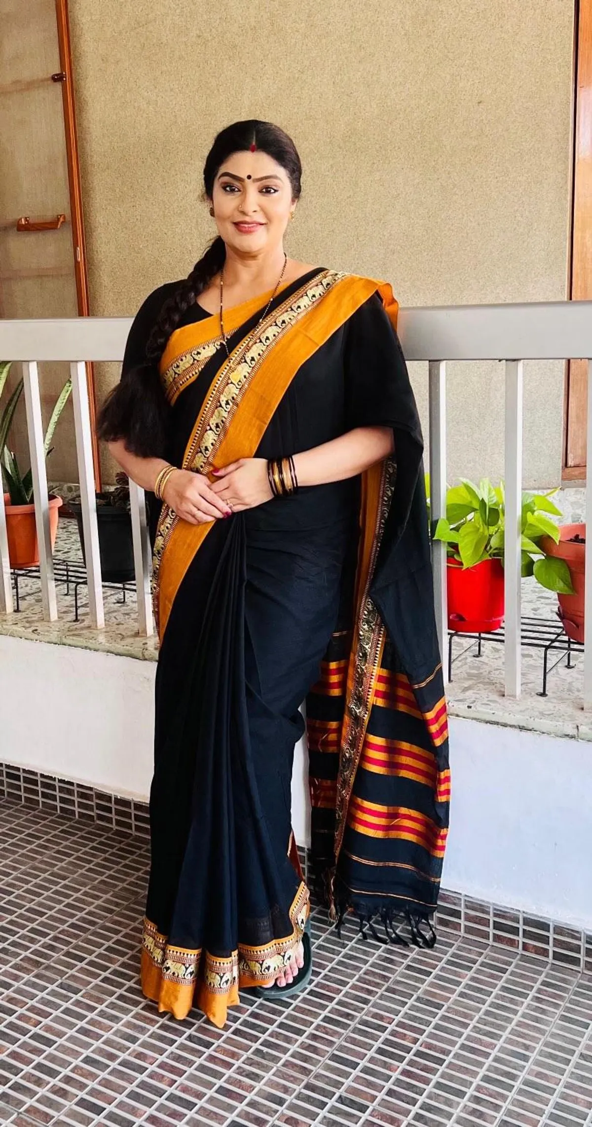 Black Single Elephant Narayanpet Pure Cotton Saree with running blouse piece(Same as saree)