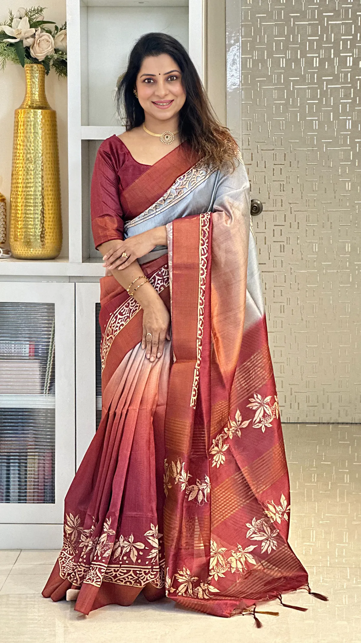 Soft Tussar Silk sarees with Beautiful Print With Attractive Border And Contrast Print Blouse With Tassels (Wine)