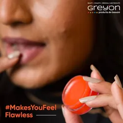 TRENDS_YOU_CANT_MISS_LIP_BALM__Greyon