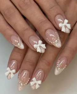 BY_SHAPE_ALMOND__MILO NAILS