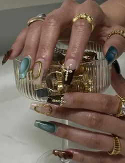 SHOP_BY_EVENTS_CHRISTMAS__MILO NAILS