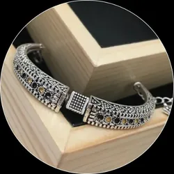 OUR_COLLECTIONS_BRACELET__Meshwa