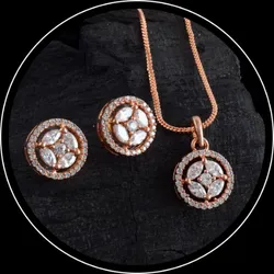 OUR_COLLECTIONS_PENDANT__Adornia