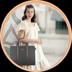 OUR_COLLECTIONS_WOMAN_TOTE_BAG__veneer