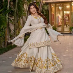 CATEGORY_PAKISTANI_SUIT_SET__AAKRITI COUTURE