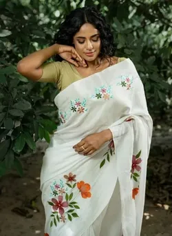 BRAND_CATEGORY_BOLLYWOOD_SAREE__Saatdhaaga