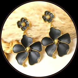 OUR_SPECIALTY__EARRINGS__Ssquare collection