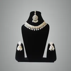 SHOP_BY_CATEGORY_NECKLACE___Crusstique