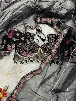 SHOP_BY_CATEGORY_SAREES__For She