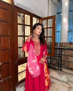 SHOP_BY_CATEGORY_KURTA_SET__VARNASHREE