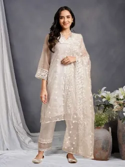 SHOP_BY_CATEGORY_FESTIVE__ZURI