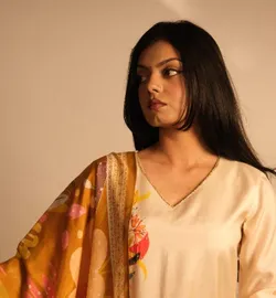 SHOP_BY_CATEGORY_SUIT_SET__AAKYAA