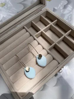 SHOP_BY_CATEGORY_EARRINGS__Miss scrunchie