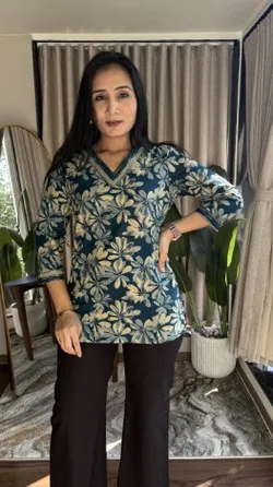 SHOP_BY_CATEGORY_WOMENS_TOP__The Vibe Book