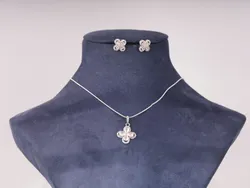 SHOP_BY_CATEGORY_PENDANTS__Twirlaa