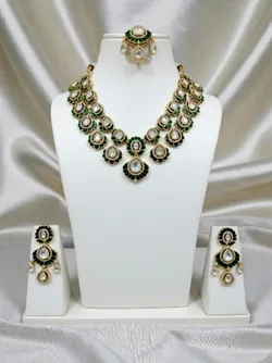 SHOP_BY_CATEGORY_Necklace__Lizzera Fashion