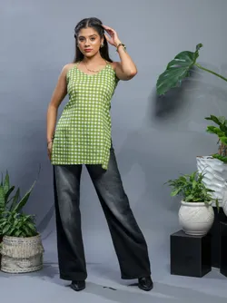 SHOP_BY_CATEGORY_Tops__Durva