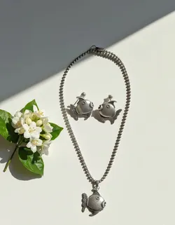 SHOP_BY_CATEGORY_PENDANTS__Nari Sunari 