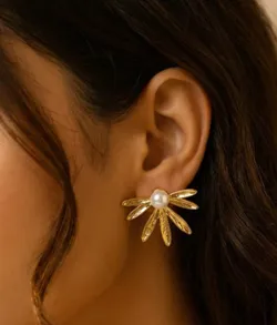 SHOP_BY_COLLECTION_GOLDEN_CHARM__Nari Sunari