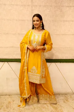 SHOP_BY_CATEGORY_ETHNIC_WEAR__Vaarabella