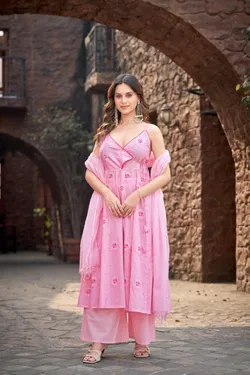 SHOP_BY_CATEGORY_Kurta_Set__Store Name