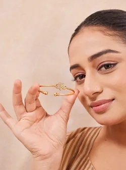 SHOP_BY_CATEGORY_Bracelet__Store Name