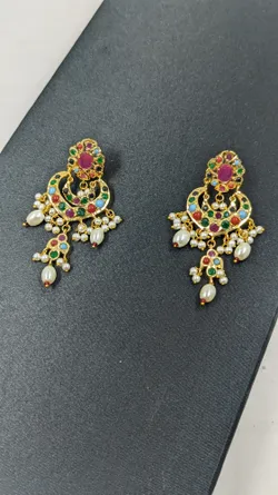SHOP_BY_CATEGORY_EARRINGS__Desi Adaa