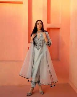 SHOP_BY_CATEGORY_DRESSES__Kanak