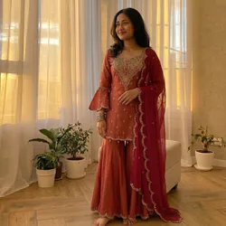 SHOP_BY_CATEGORY_Sarees__ISSHEE