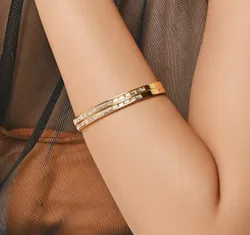 SHOP_BY_CATEGORY_Bangle__HUE AND HER