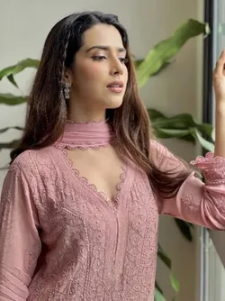 SHOP_BY_CATEGORY_CHIKANKARI_KURTA_SET__VESTIMONI 