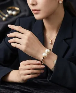 SHOP_BY_CATEGORY_BRACELET__RAVUNÉ