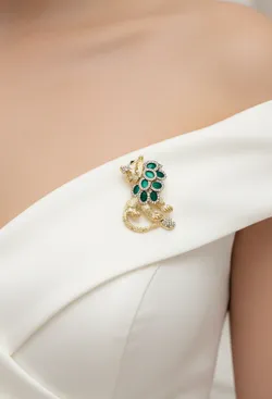 SHOP_BY_CATEGORY_Brooch__MIRAE