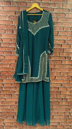 SHOP_BY_CATEGORY_Sarees__THE WOMEN PLUS