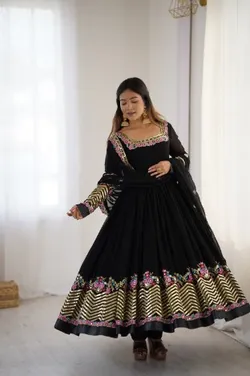 SHOP_BY_CATEGORY_ANARKALI_SET___SHREE BELLA