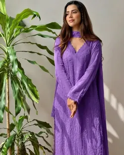 SHOP_BY_CATEGORY_CHIKANKARI_KURTA__IRAAYAE 