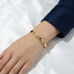 SHOP_BY_CATEGORY_BRACELET__Ornique