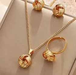 Charm_Your_World_Pendant__Vakshi Jewels