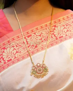 SHOP_BY_COLLECTION_PENDANT_CHAIN__TEMPLE DOLLAR