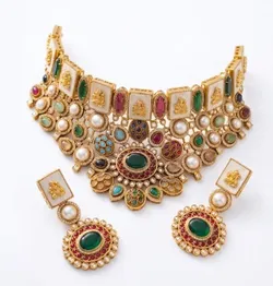 Adorn_Yourself_Luxe_Kundan__HOUSE OF NIRVAE