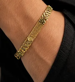 Adorn_Yourself_Bracelets__HOLAURA